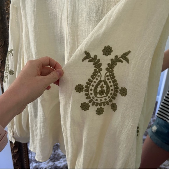 Zara Cream and Green Embroidered  Paisley Floral Peplum Top - Picture 9 of 10